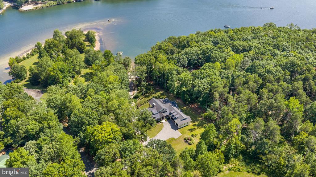 38 WALNUT HILL DRIVE