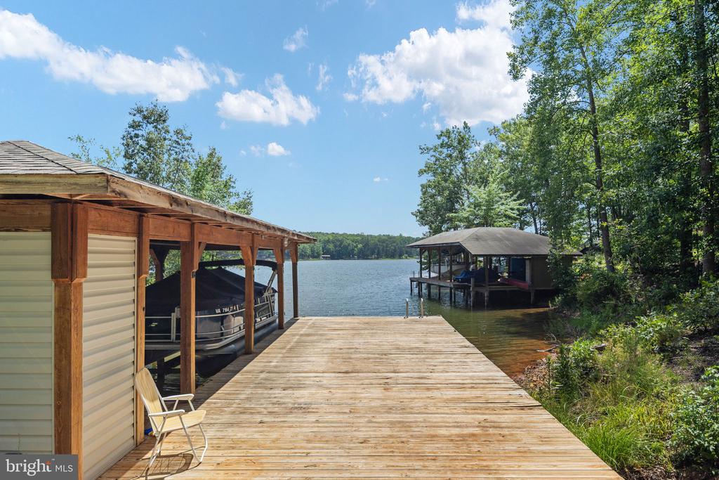 38 WALNUT HILL DRIVE