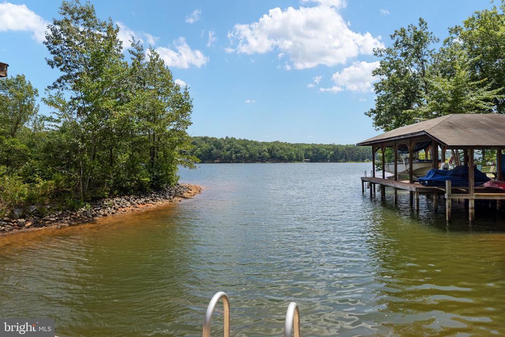 38 WALNUT HILL DRIVE