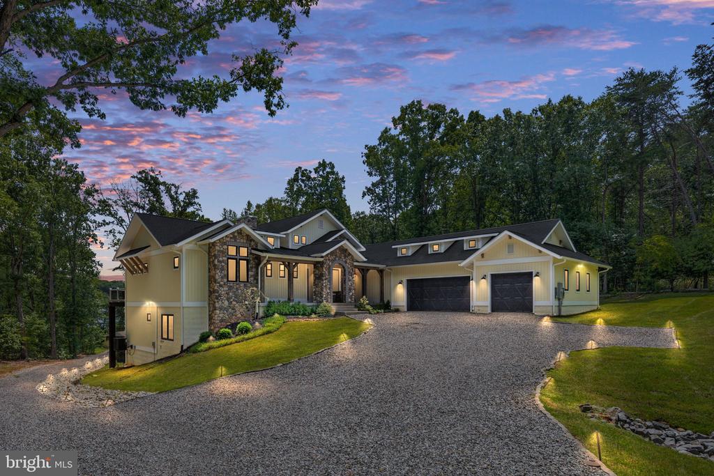 38 WALNUT HILL DRIVE