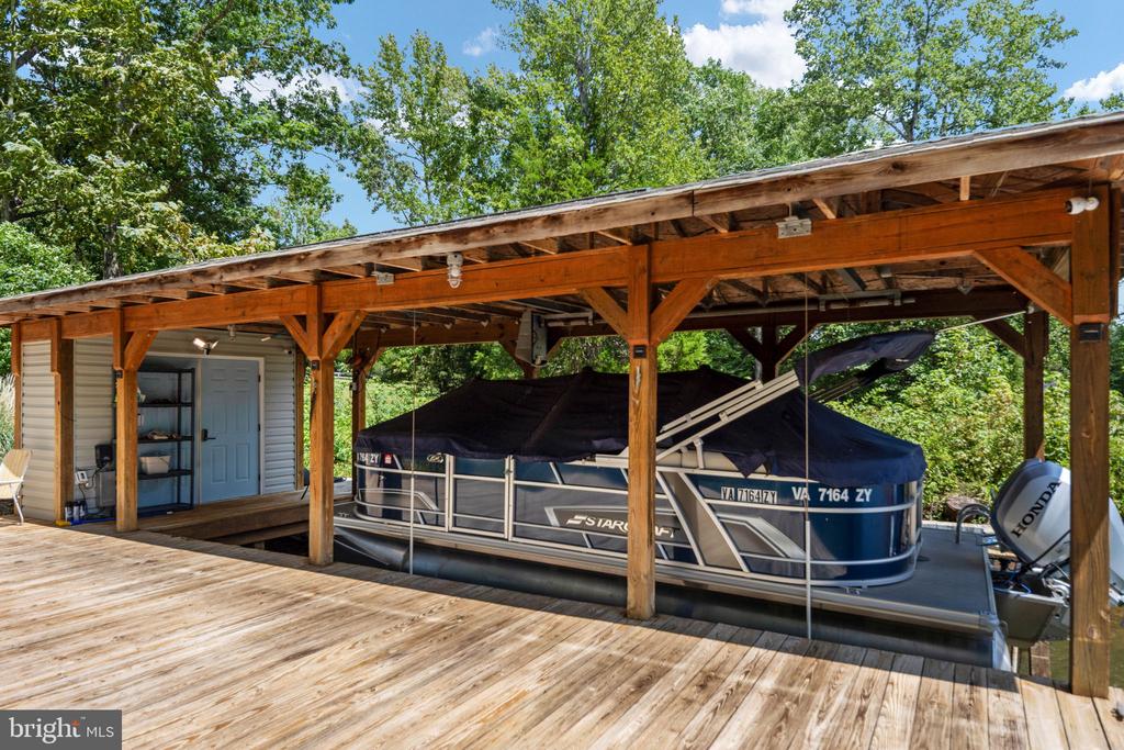 38 WALNUT HILL DRIVE