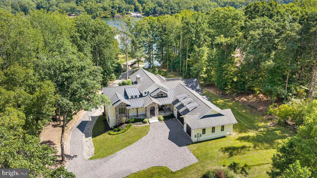 38 WALNUT HILL DRIVE