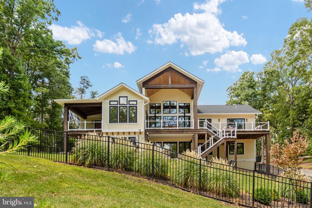 38 WALNUT HILL DRIVE