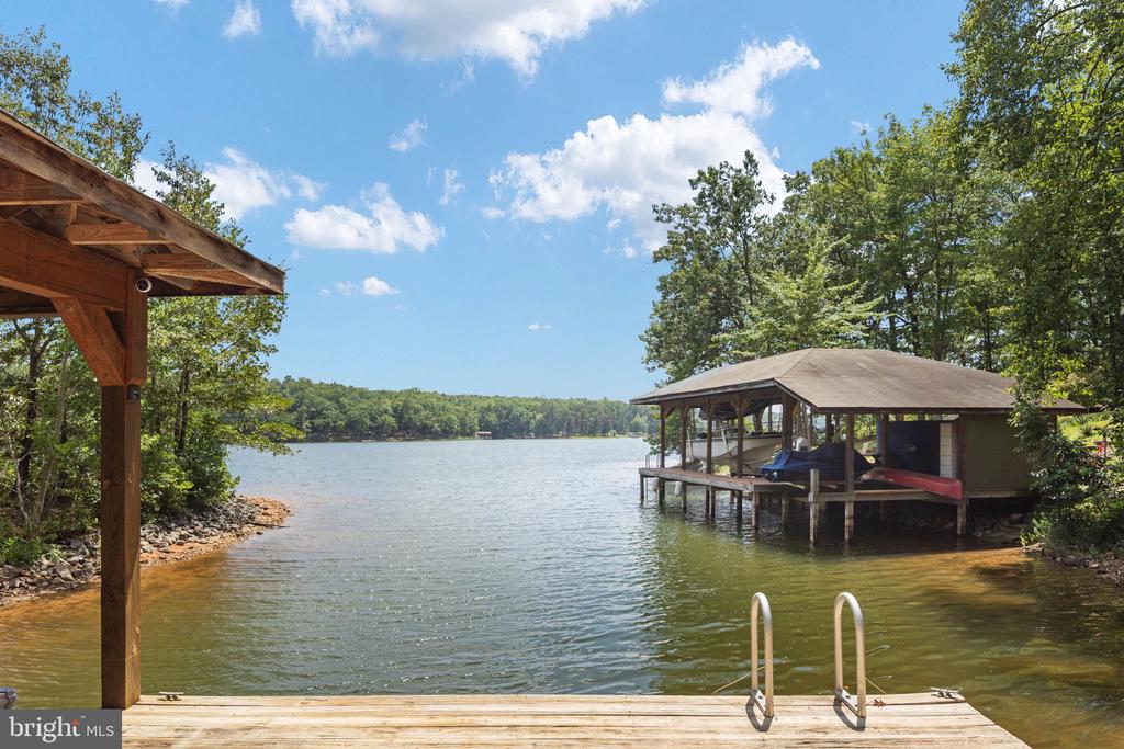 38 WALNUT HILL DRIVE