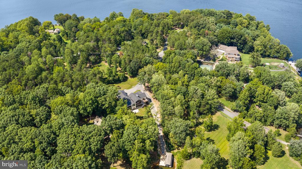 38 WALNUT HILL DRIVE