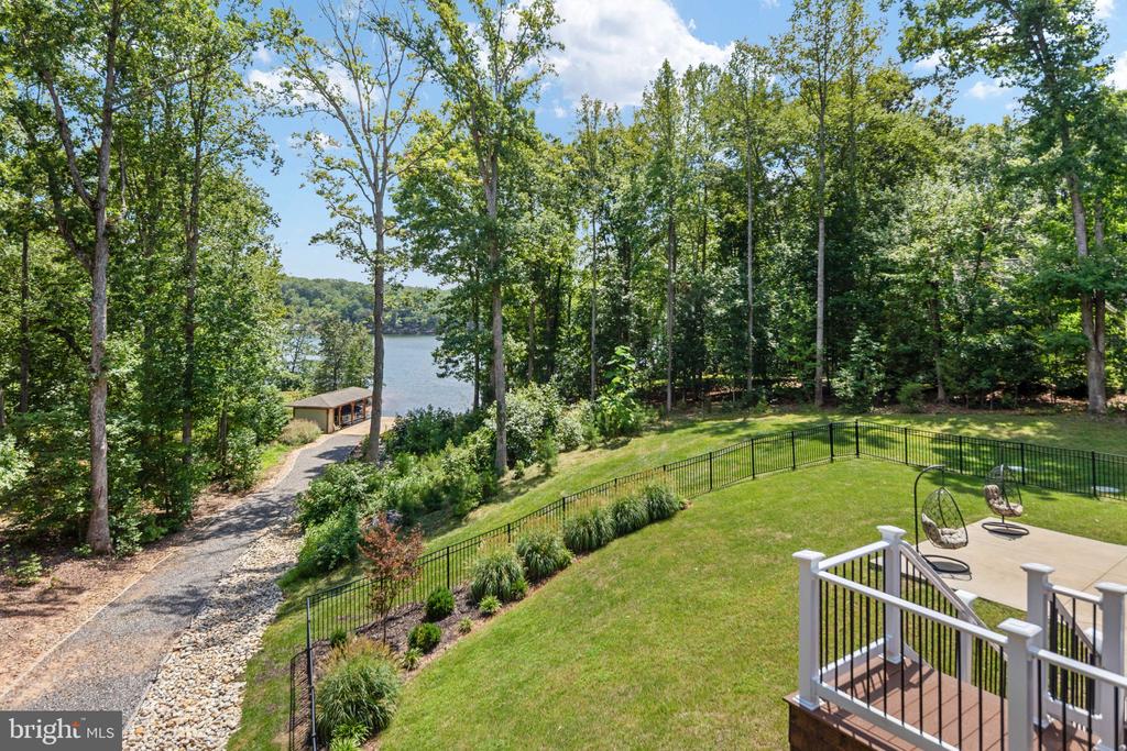 38 WALNUT HILL DRIVE