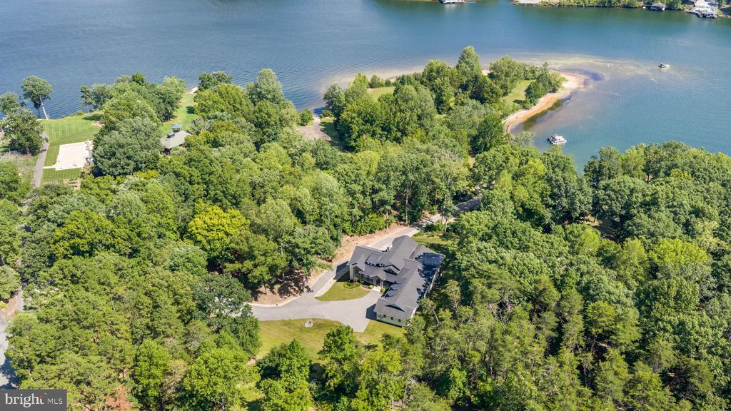 38 WALNUT HILL DRIVE