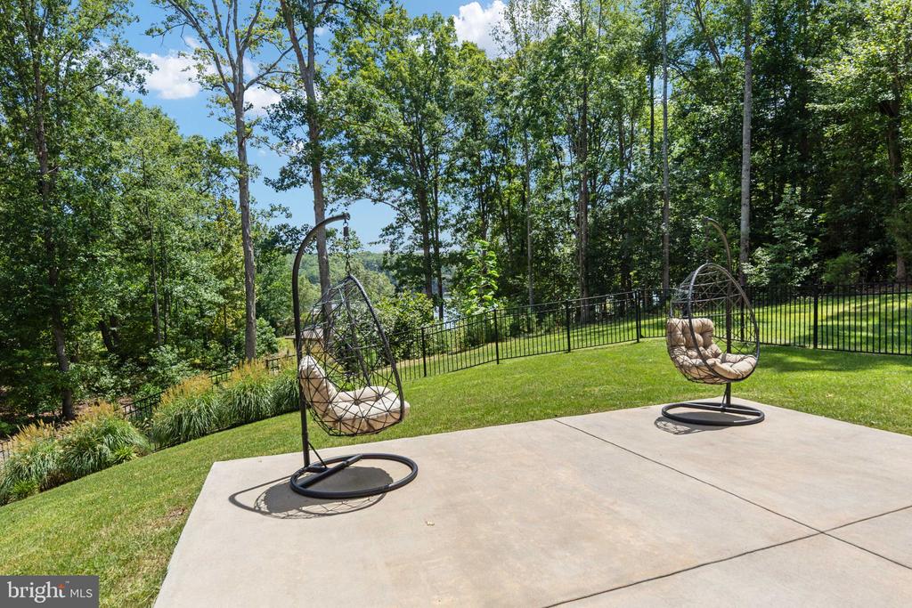 38 WALNUT HILL DRIVE