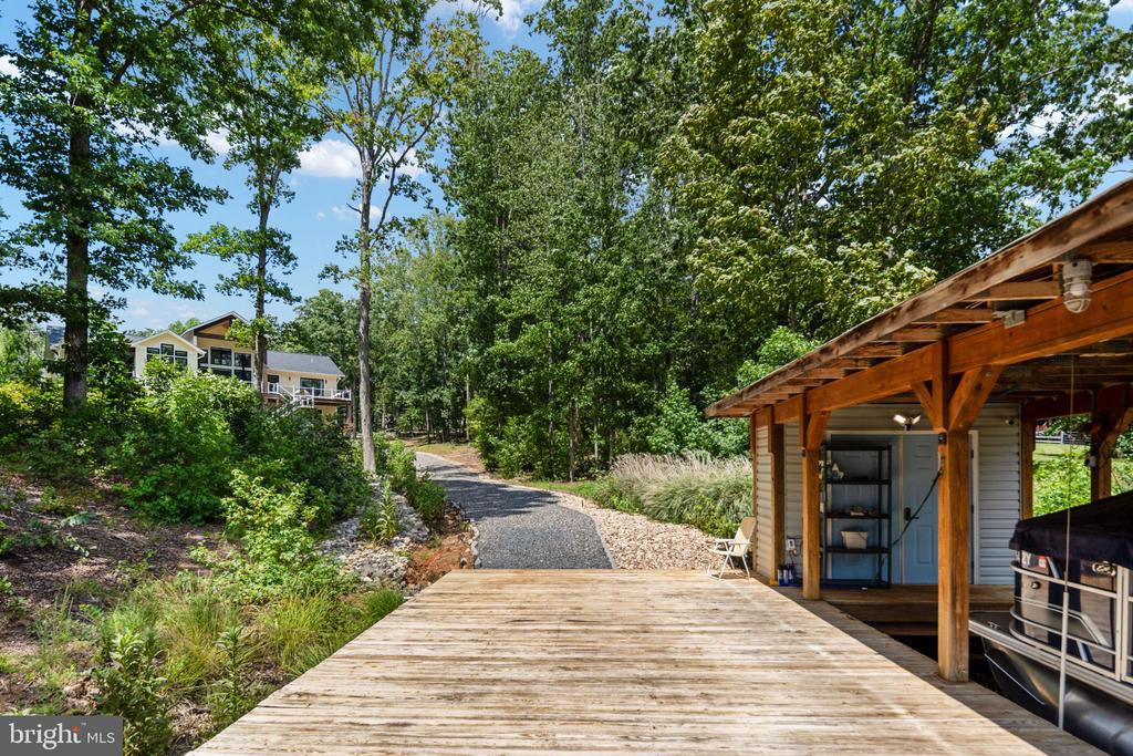 38 WALNUT HILL DRIVE