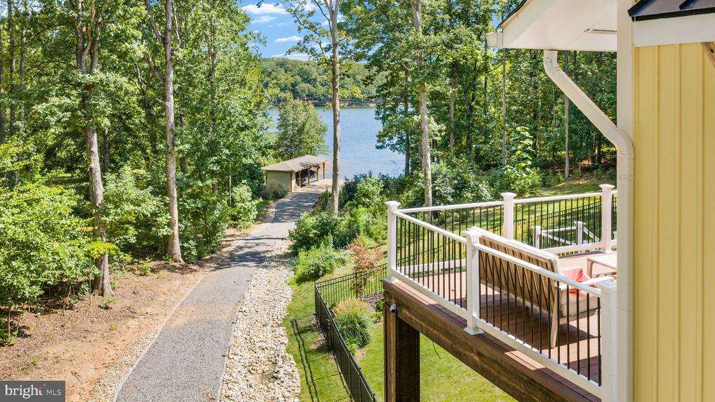 38 WALNUT HILL DRIVE
