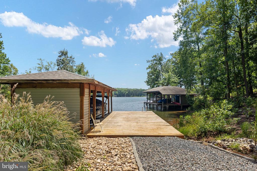 38 WALNUT HILL DRIVE