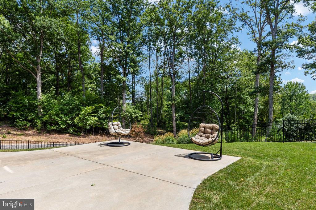 38 WALNUT HILL DRIVE