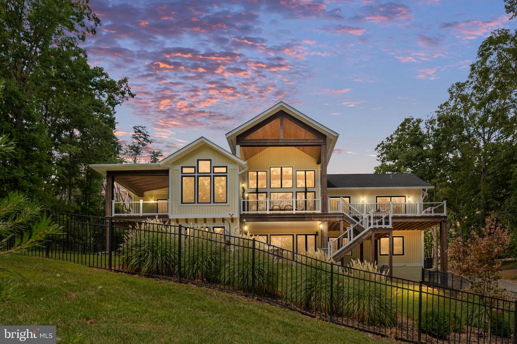 38 WALNUT HILL DRIVE