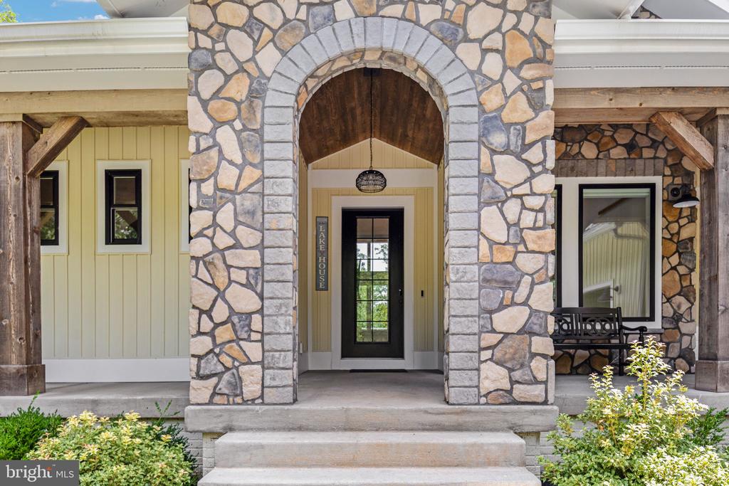 38 WALNUT HILL DRIVE