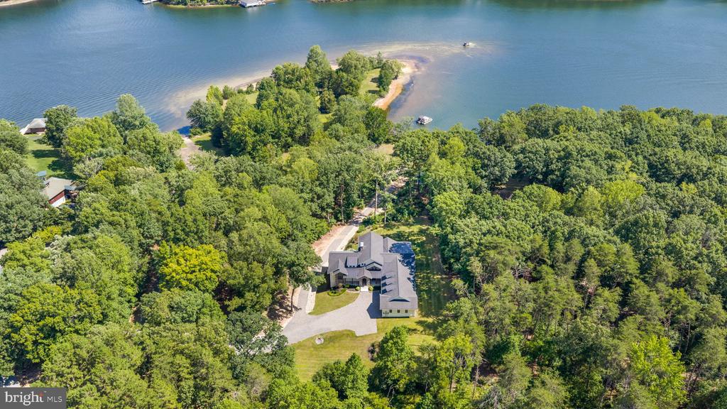 38 WALNUT HILL DRIVE