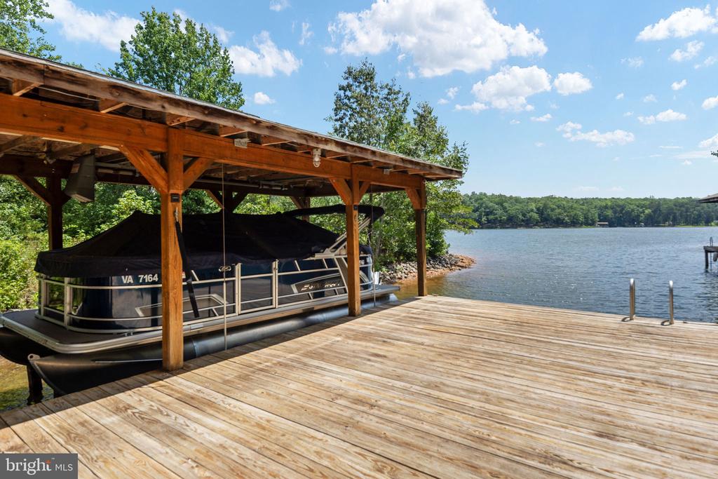 38 WALNUT HILL DRIVE