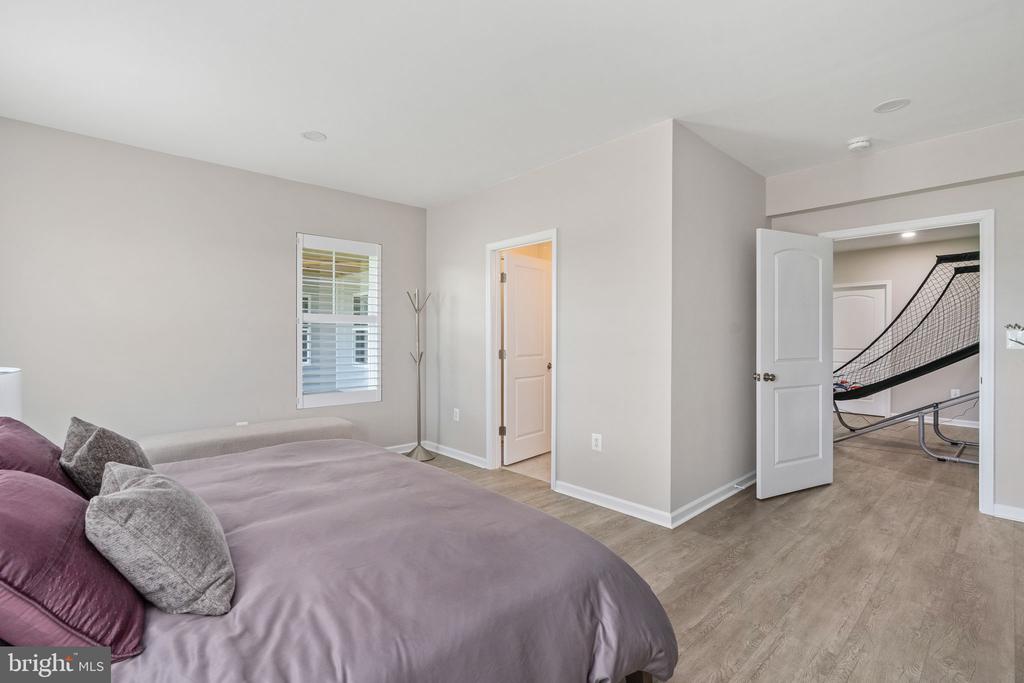 270 ROCK ISLAND RIDGE