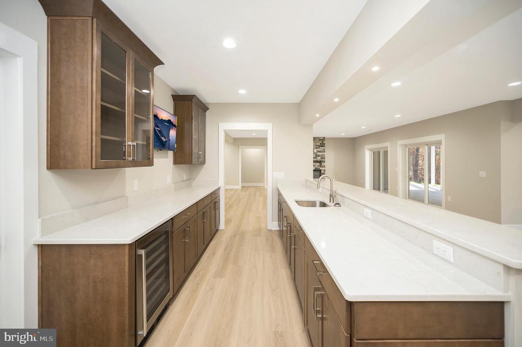 3905 HATTERAS COURT