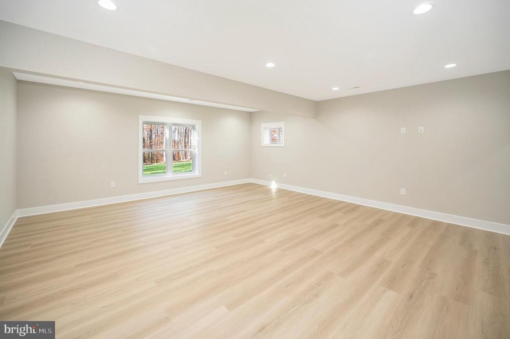3905 HATTERAS COURT