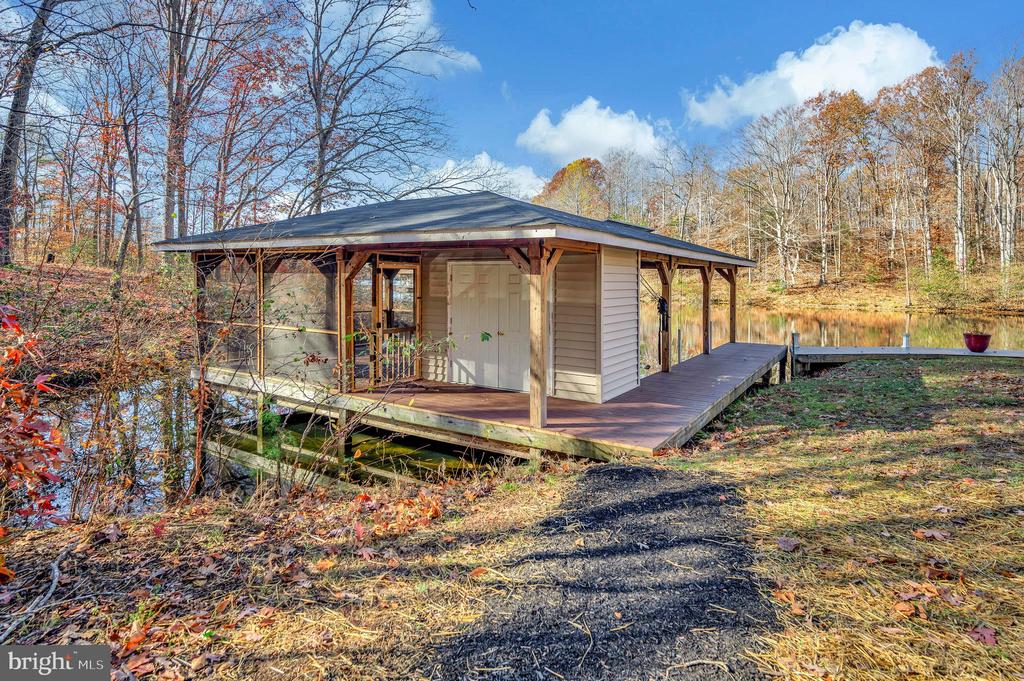 3905 HATTERAS COURT