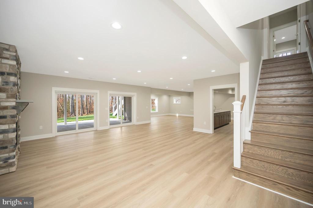 3905 HATTERAS COURT