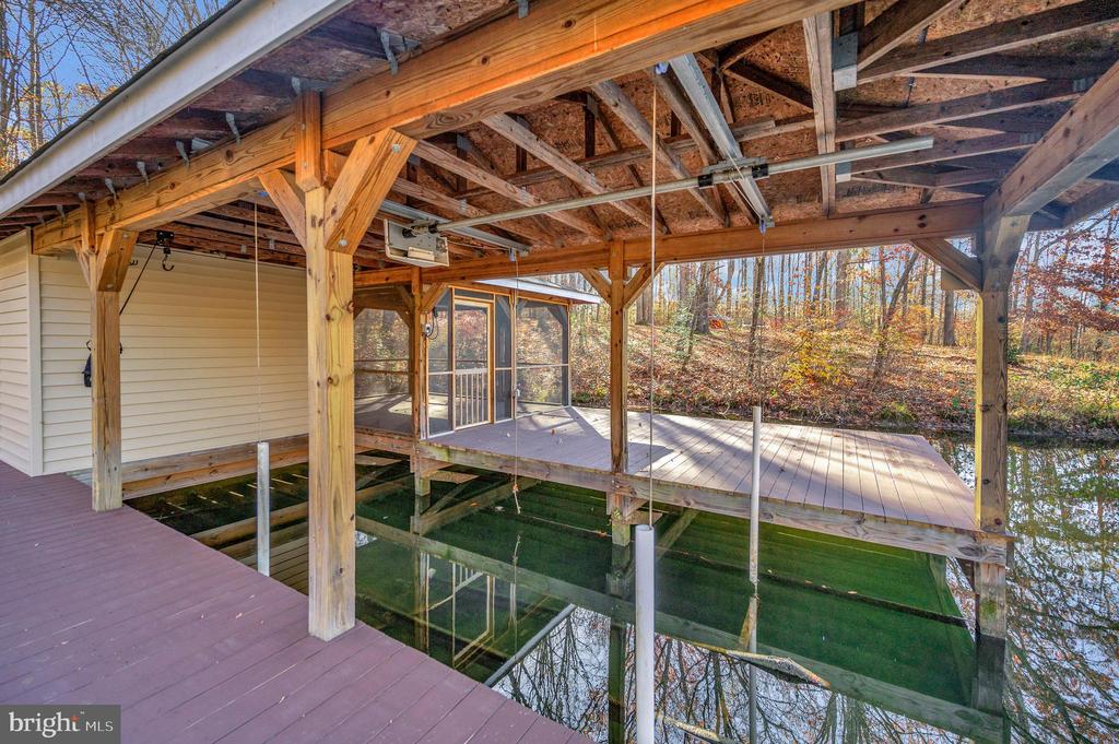 3905 HATTERAS COURT