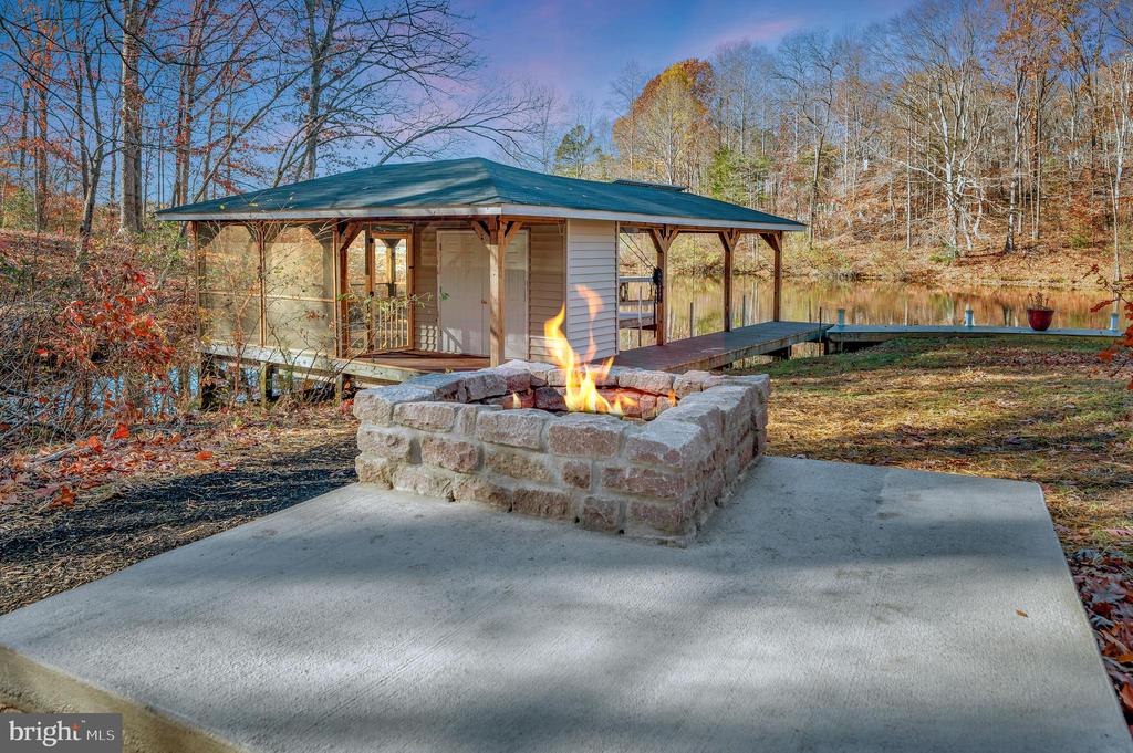 3905 HATTERAS COURT