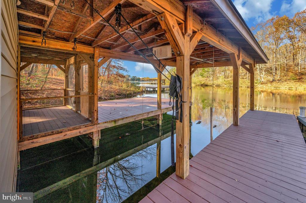 3905 HATTERAS COURT