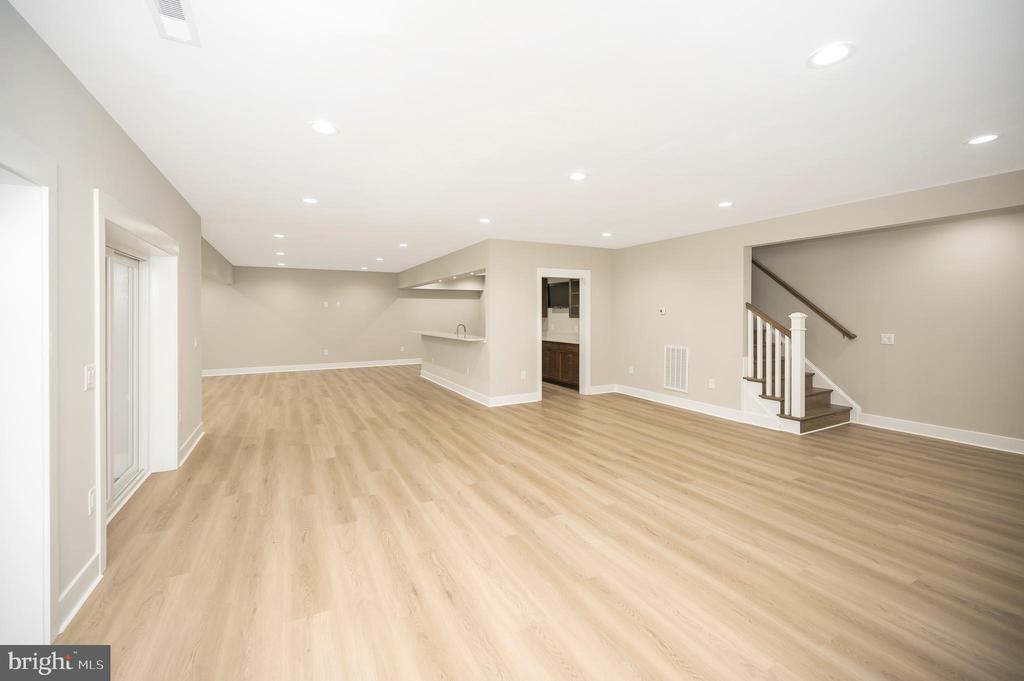 3905 HATTERAS COURT