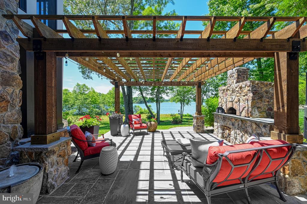 6800 JOHN TAYLOR LANE