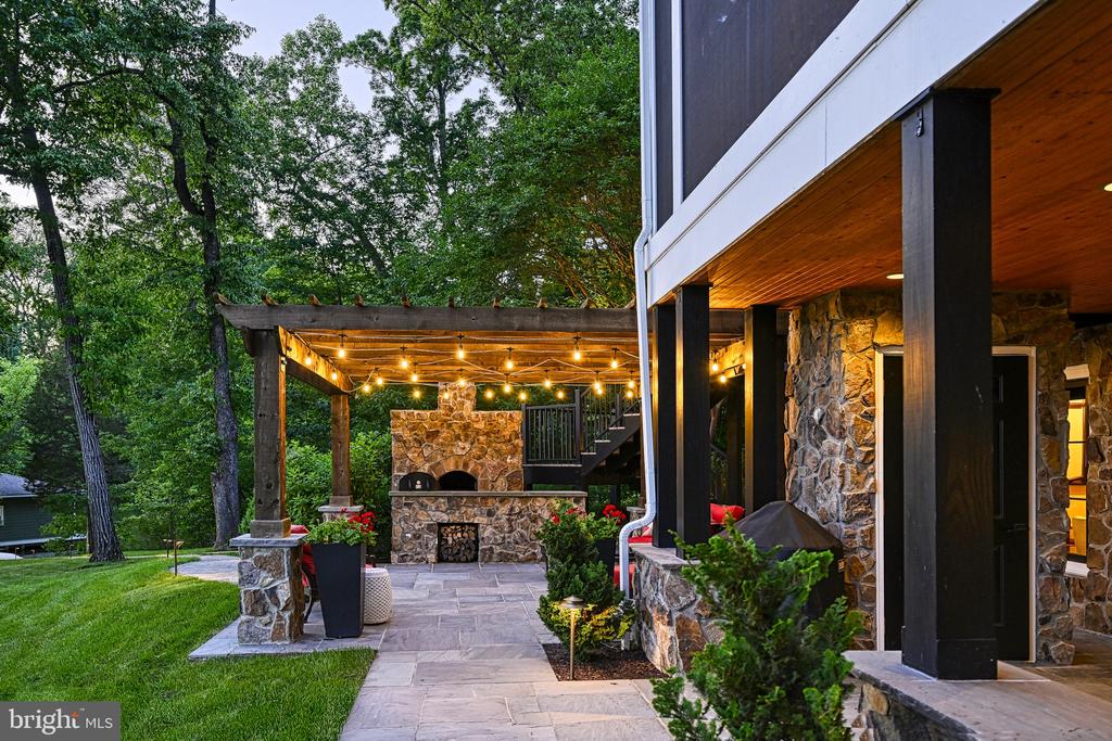 6800 JOHN TAYLOR LANE