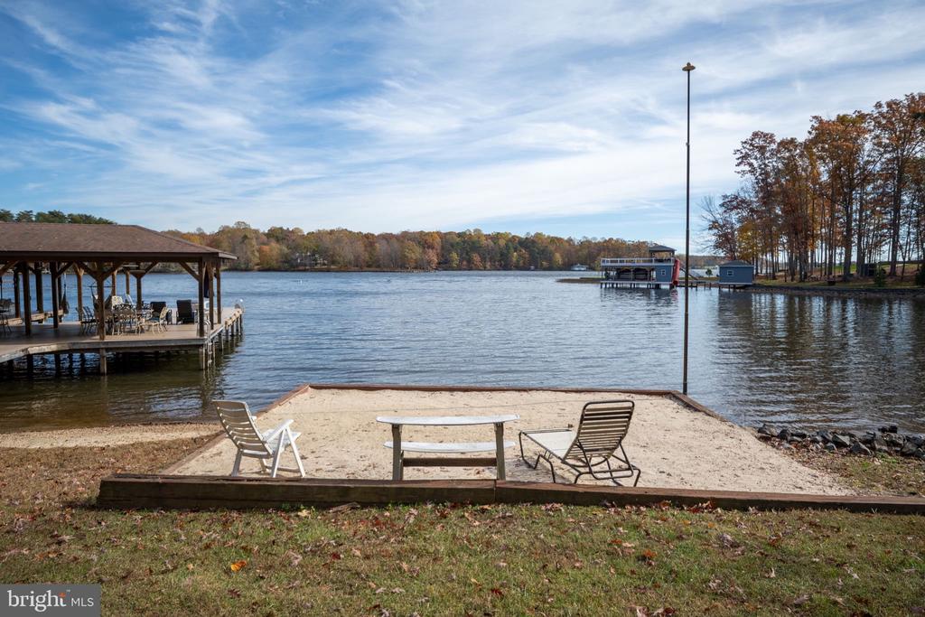 2841 BLOUNT DRIVE