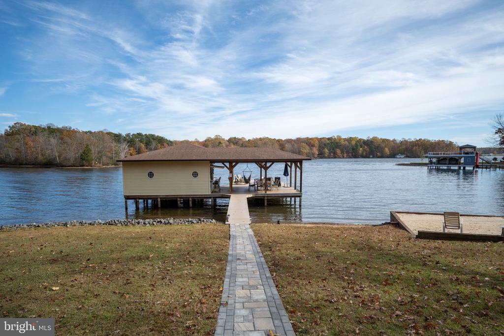 2841 BLOUNT DRIVE