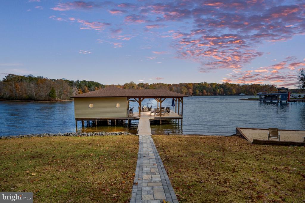 2841 BLOUNT DRIVE