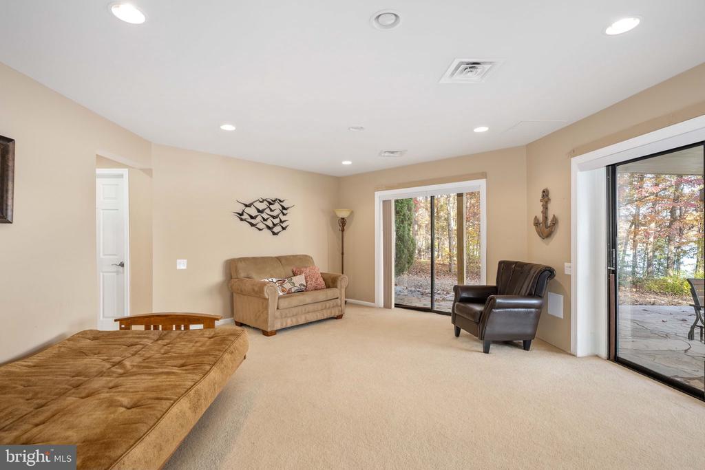 2841 BLOUNT DRIVE