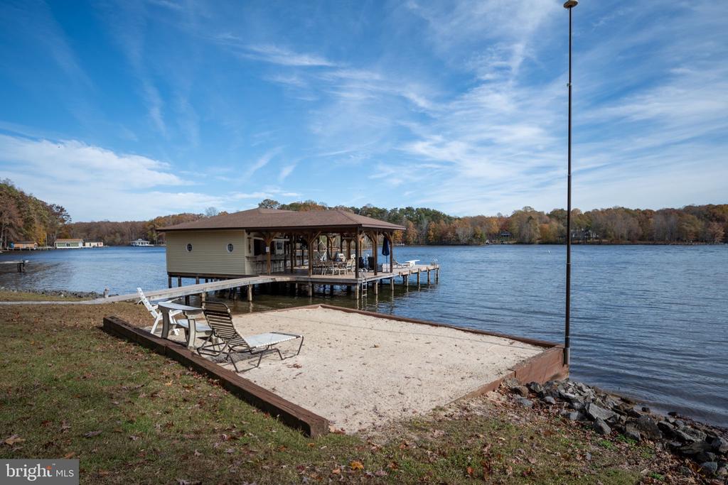 2841 BLOUNT DRIVE