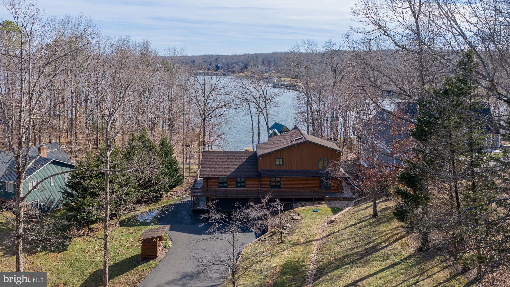 5409 WYNDEMERE CIRCLE