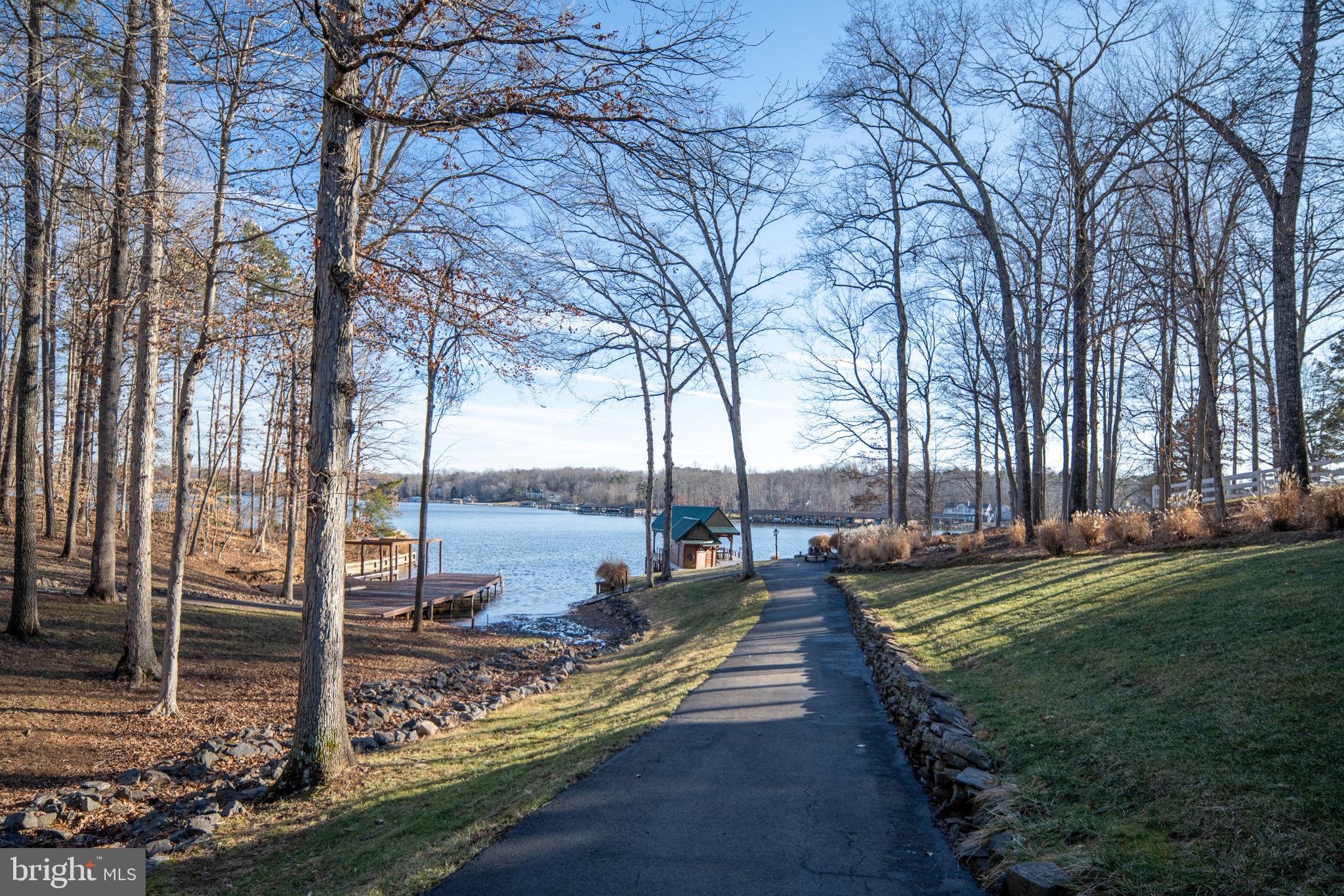 5409 WYNDEMERE CIRCLE