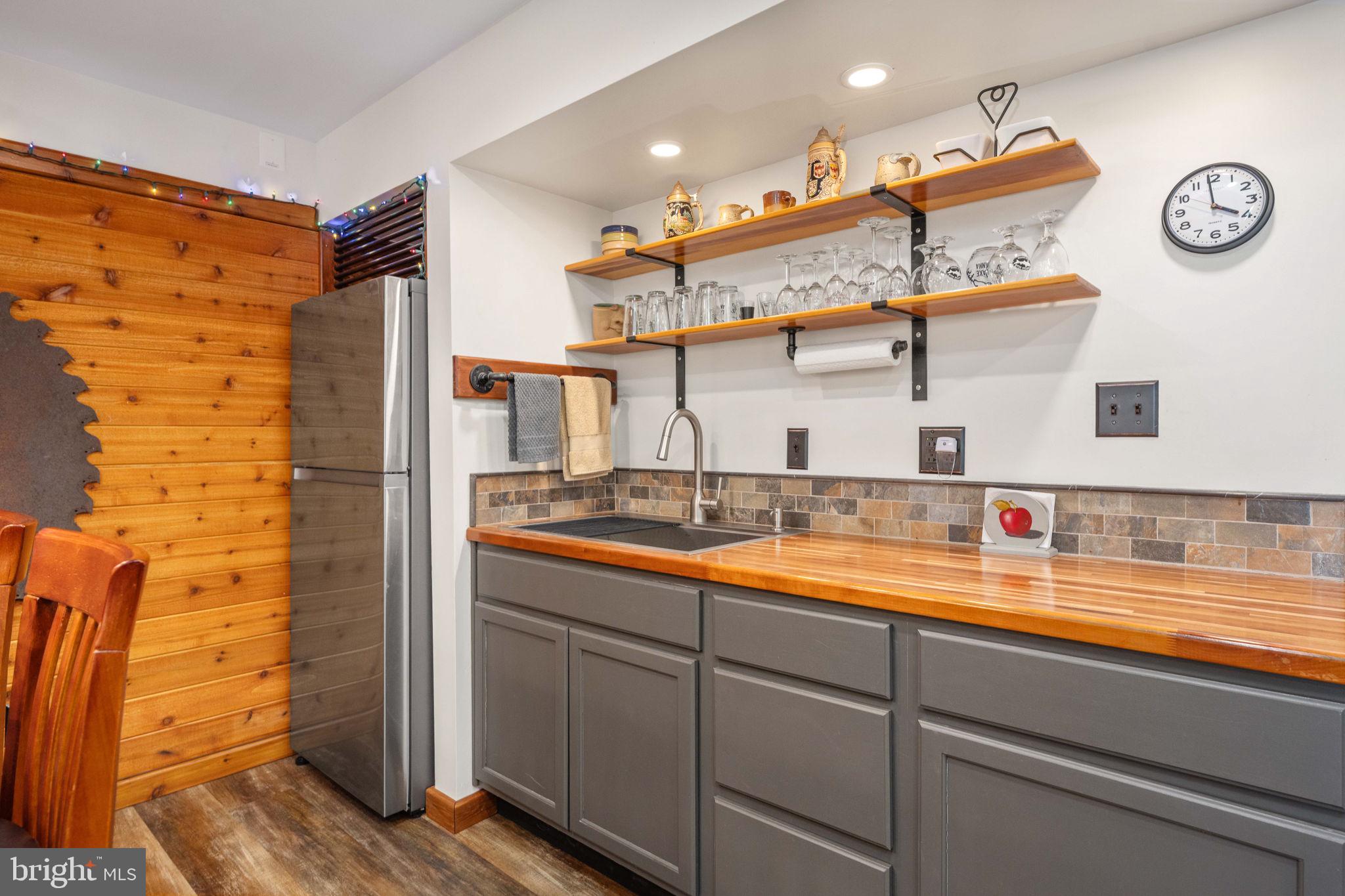 5409 WYNDEMERE CIRCLE