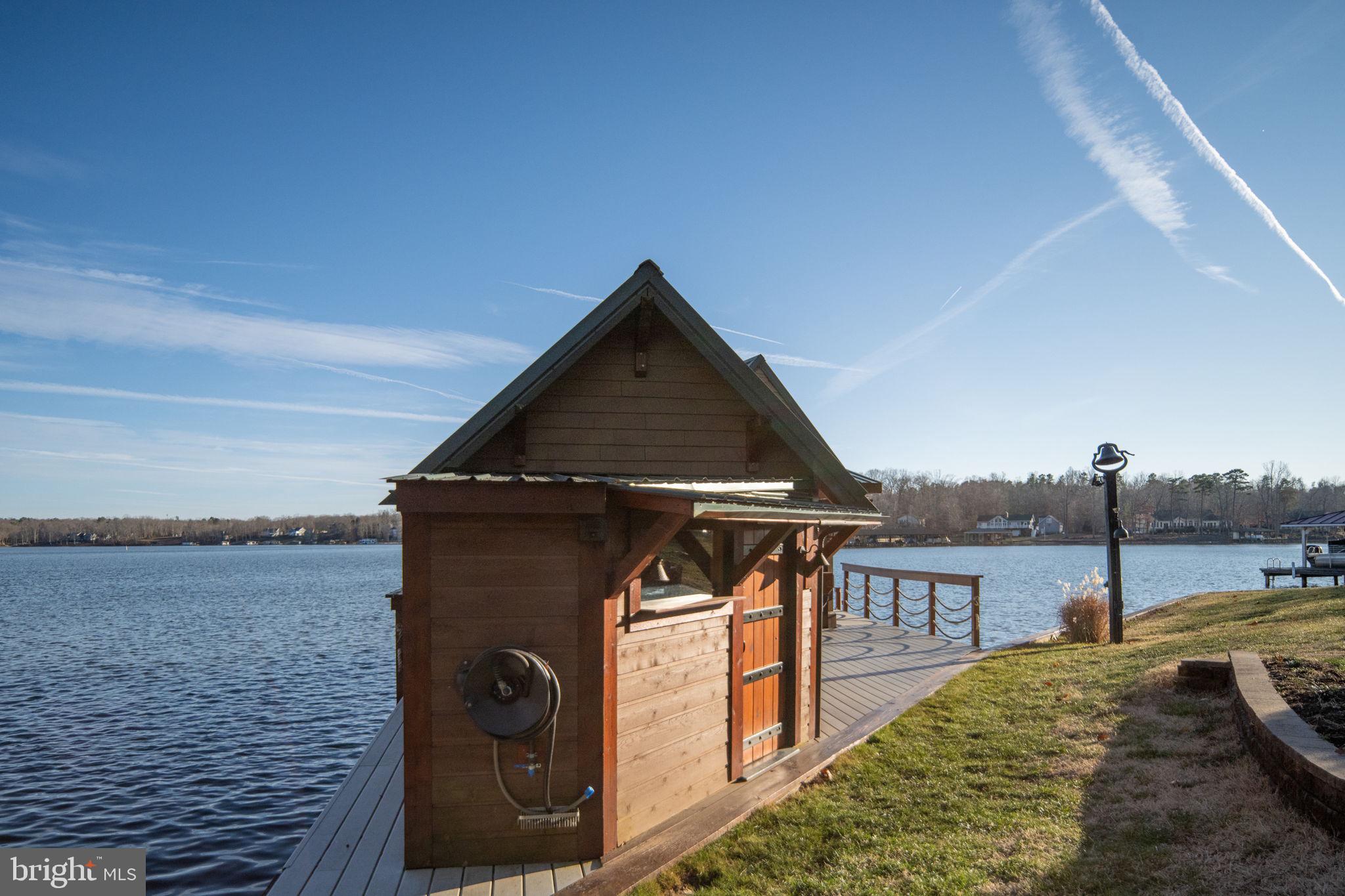 5409 WYNDEMERE CIRCLE