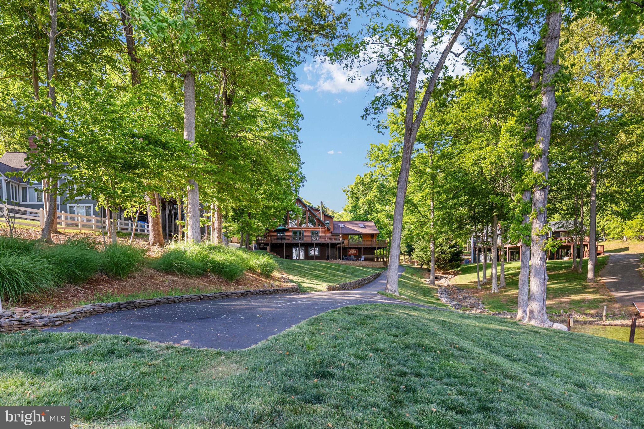 5409 WYNDEMERE CIRCLE