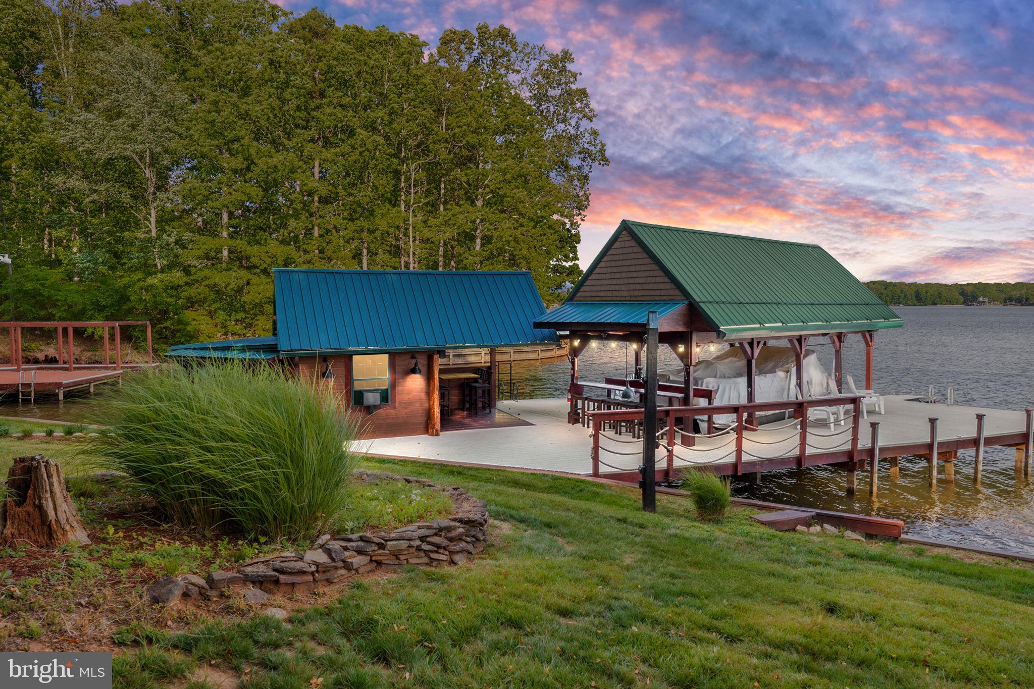 5409 WYNDEMERE CIRCLE