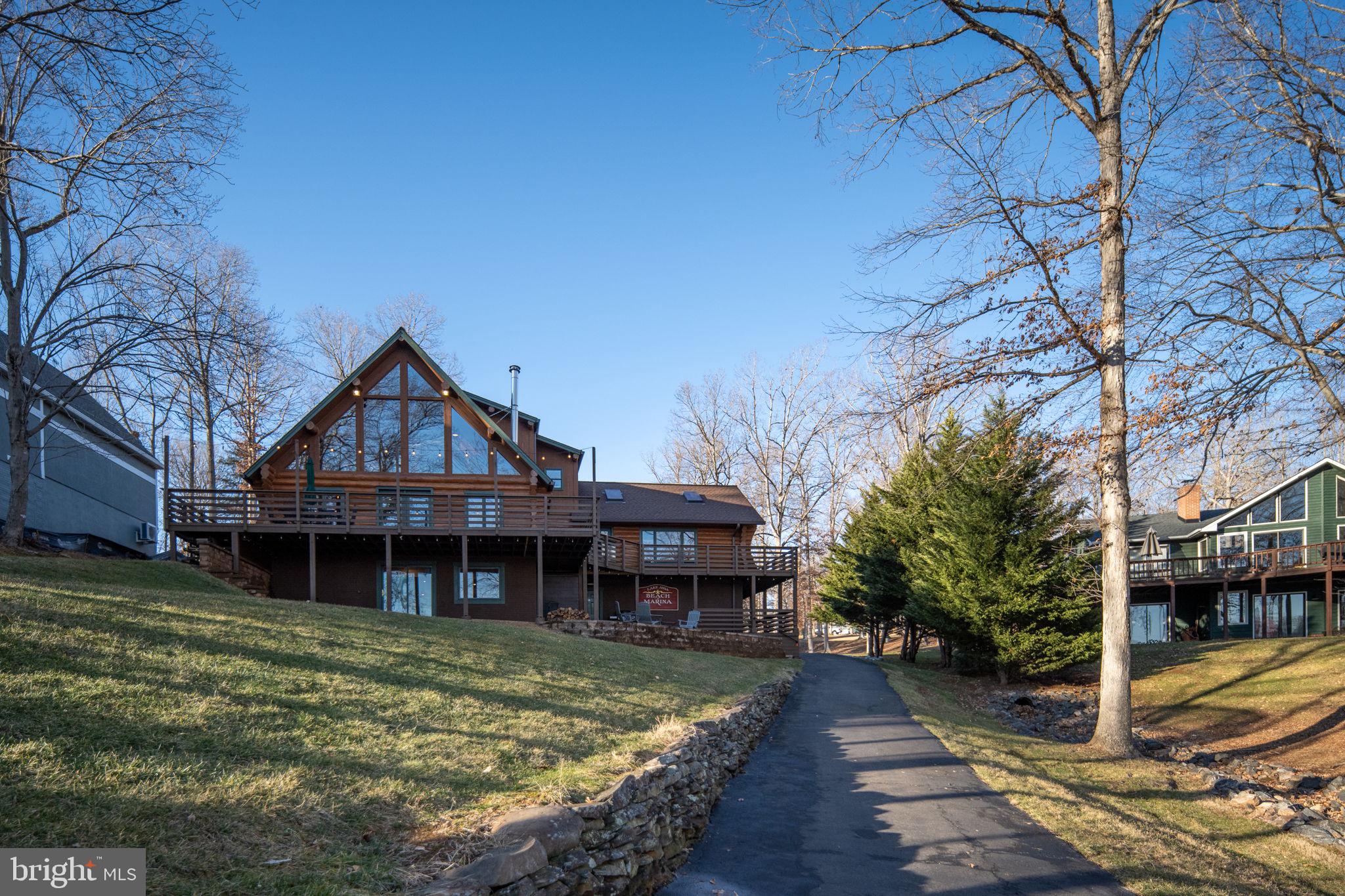 5409 WYNDEMERE CIRCLE