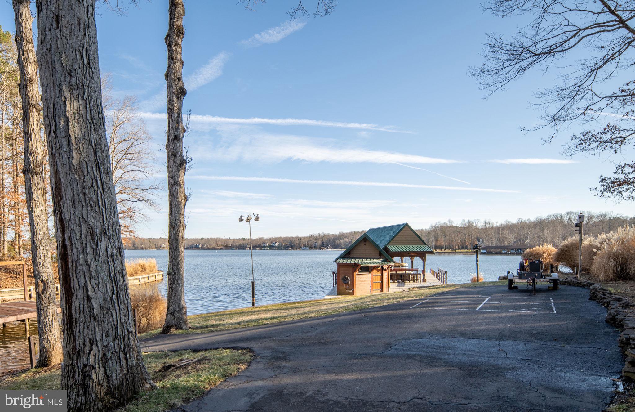 5409 WYNDEMERE CIRCLE