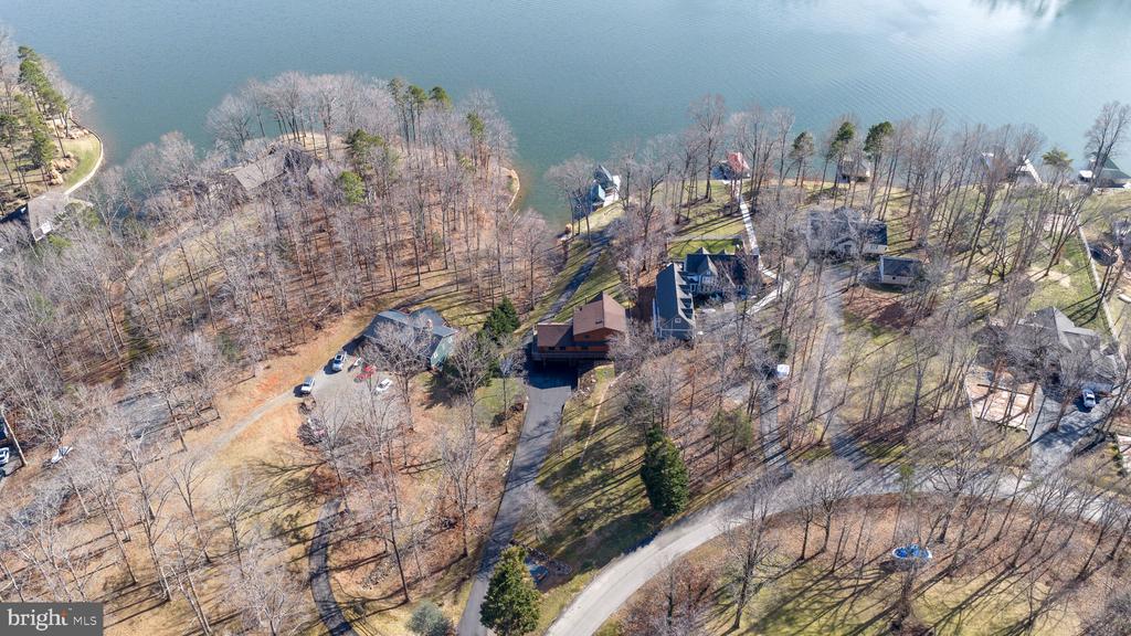 5409 WYNDEMERE CIRCLE