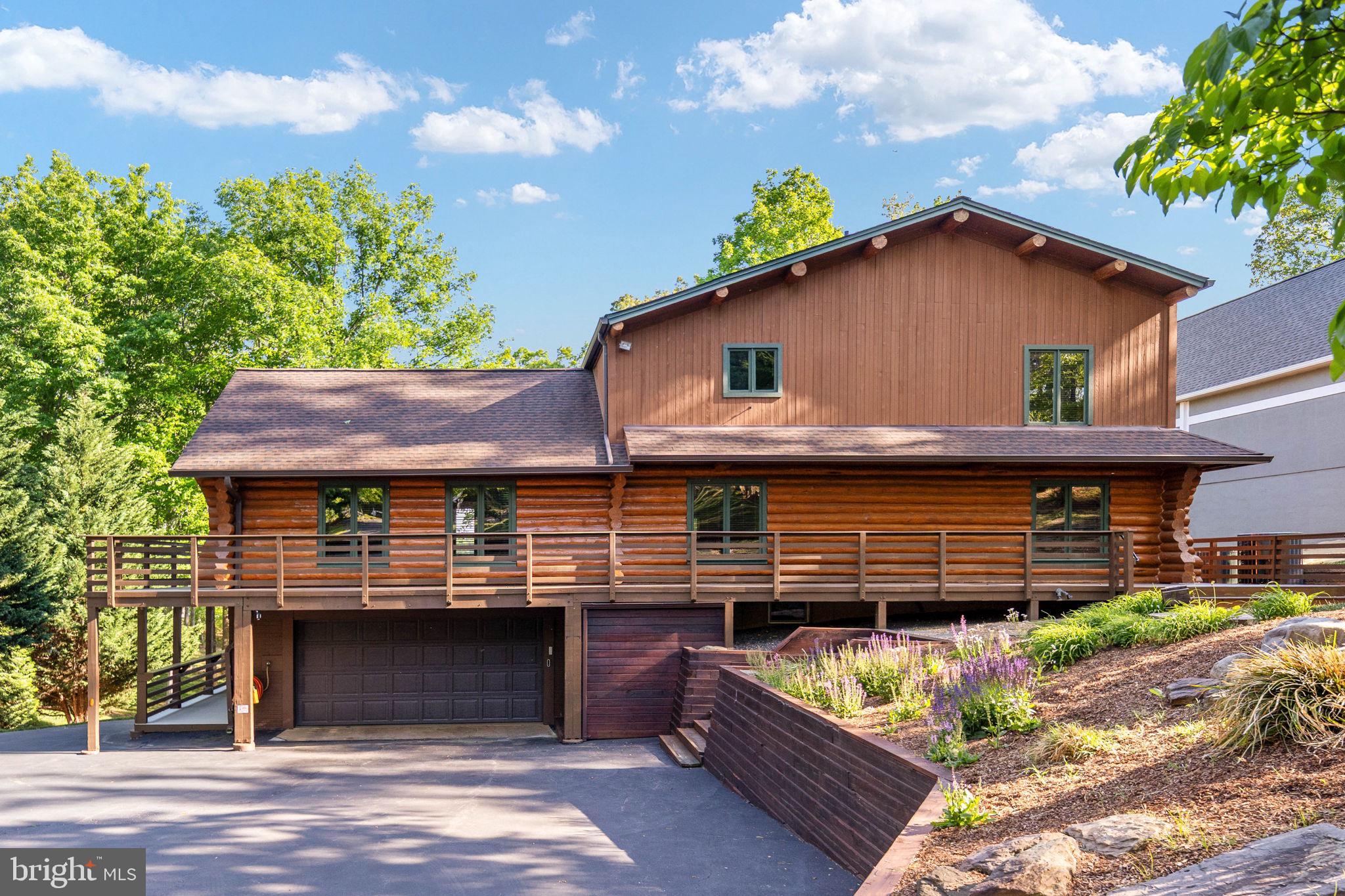 5409 WYNDEMERE CIRCLE
