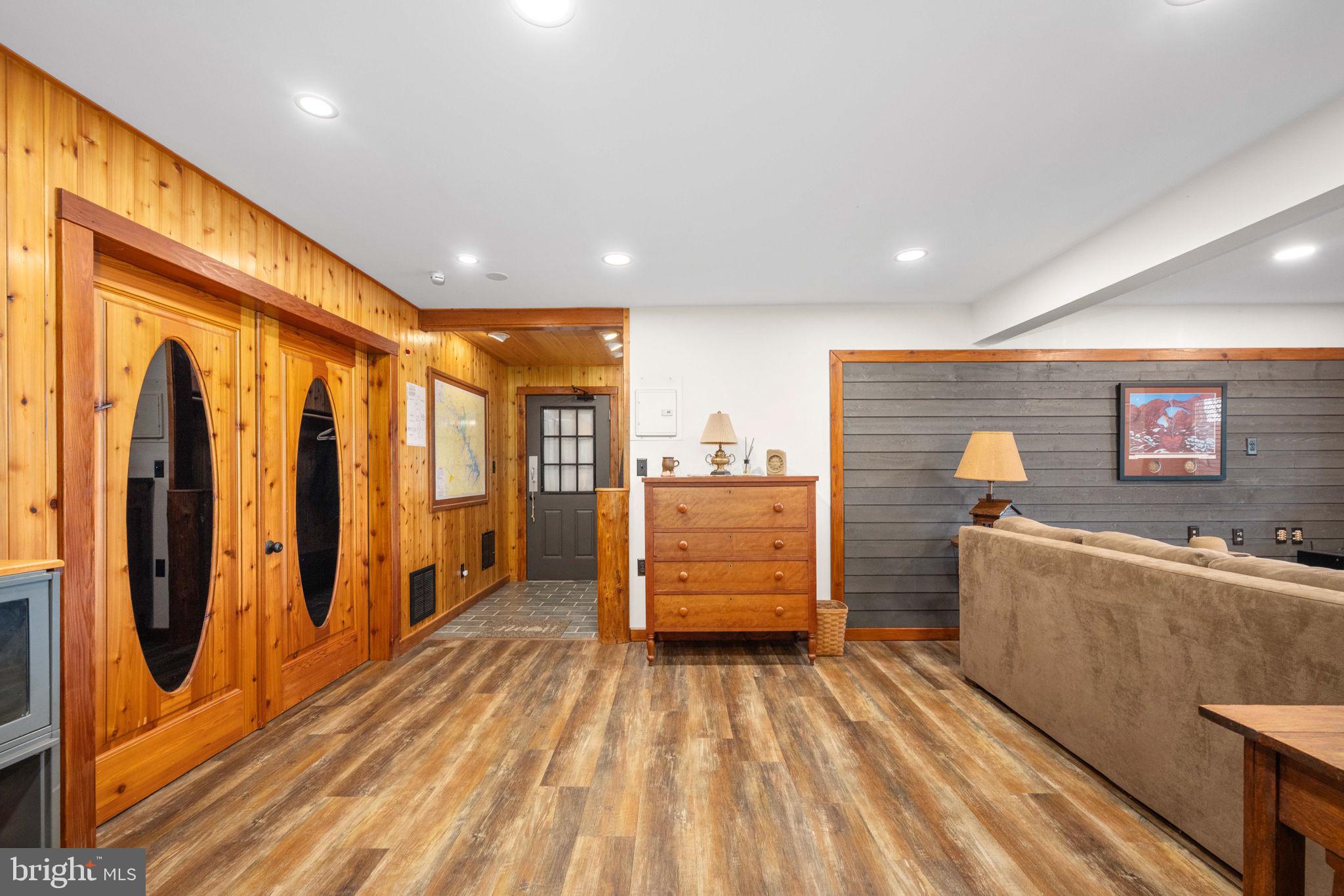 5409 WYNDEMERE CIRCLE