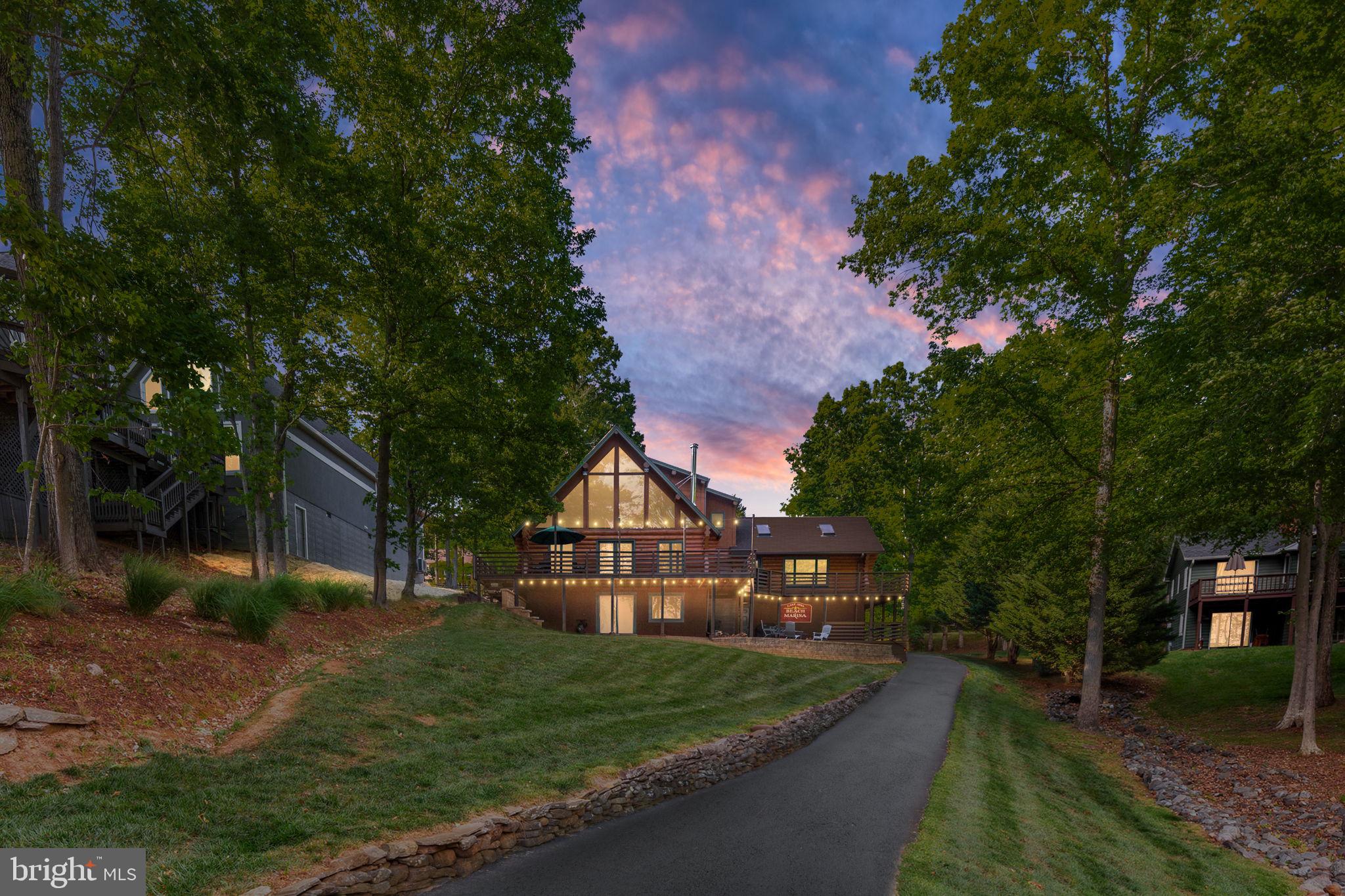 5409 WYNDEMERE CIRCLE