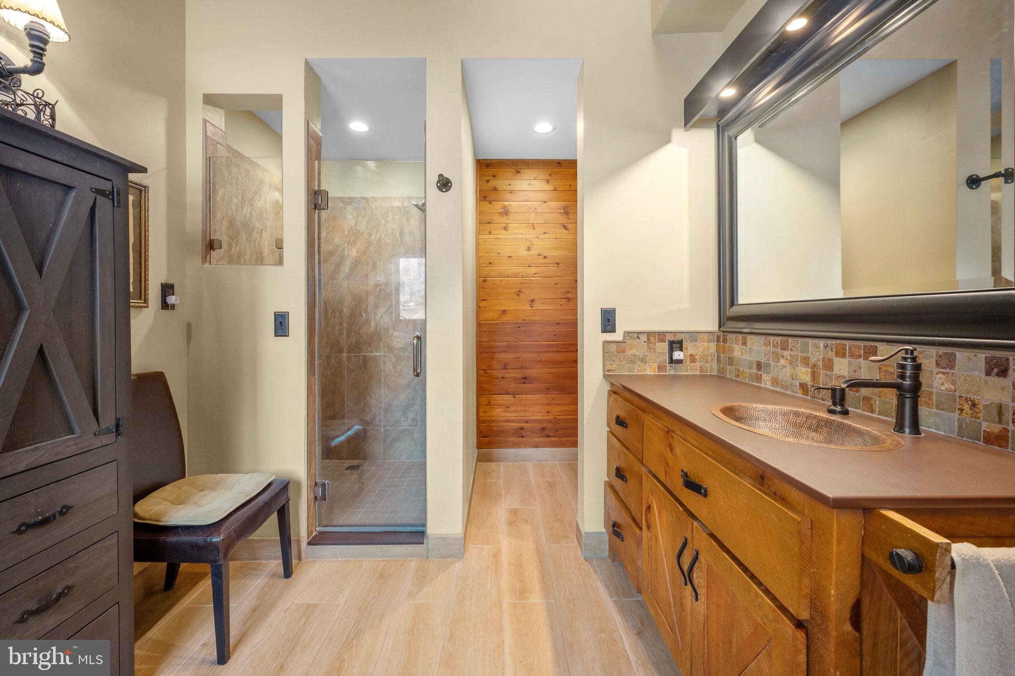 5409 WYNDEMERE CIRCLE