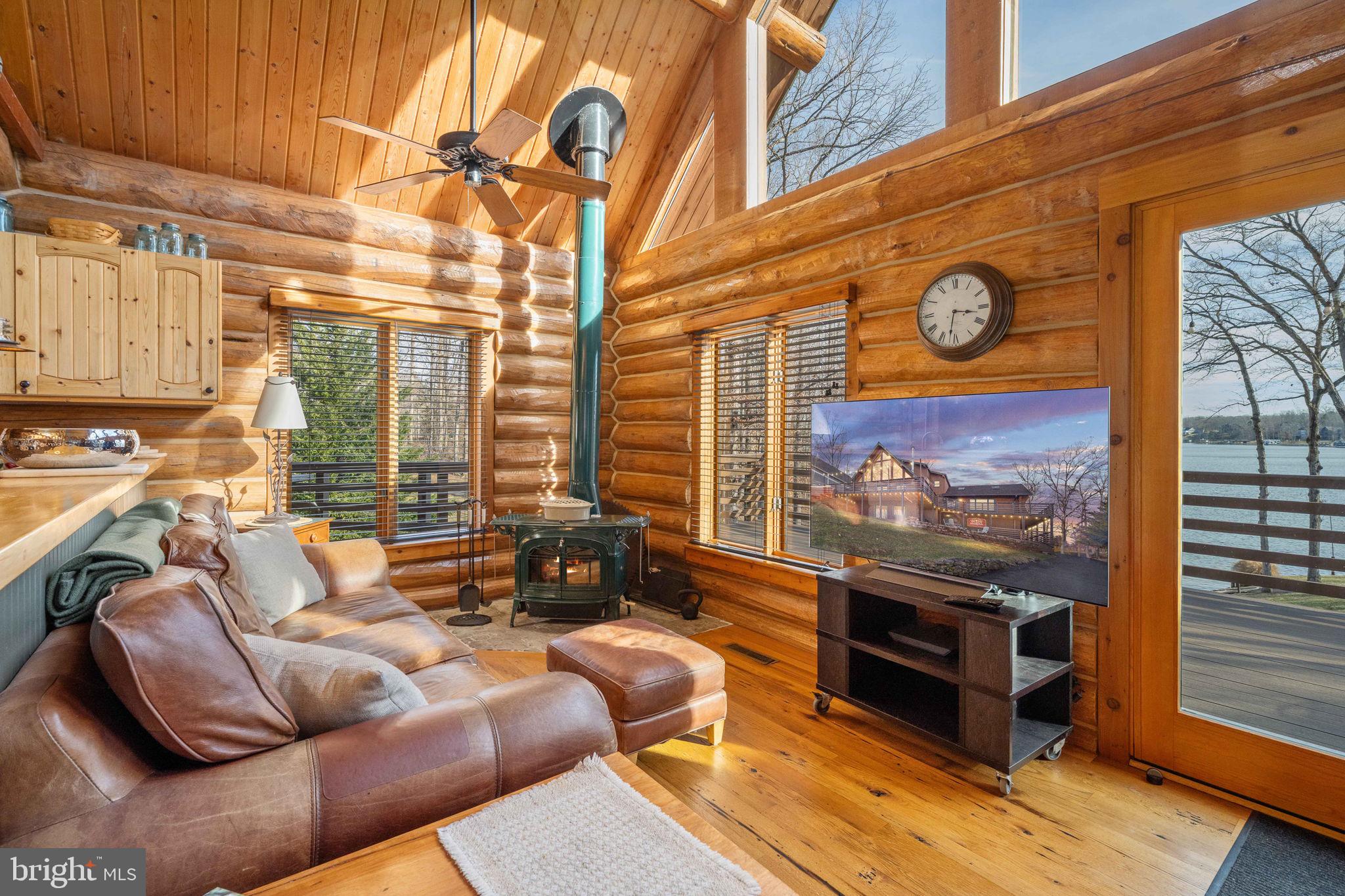 5409 WYNDEMERE CIRCLE